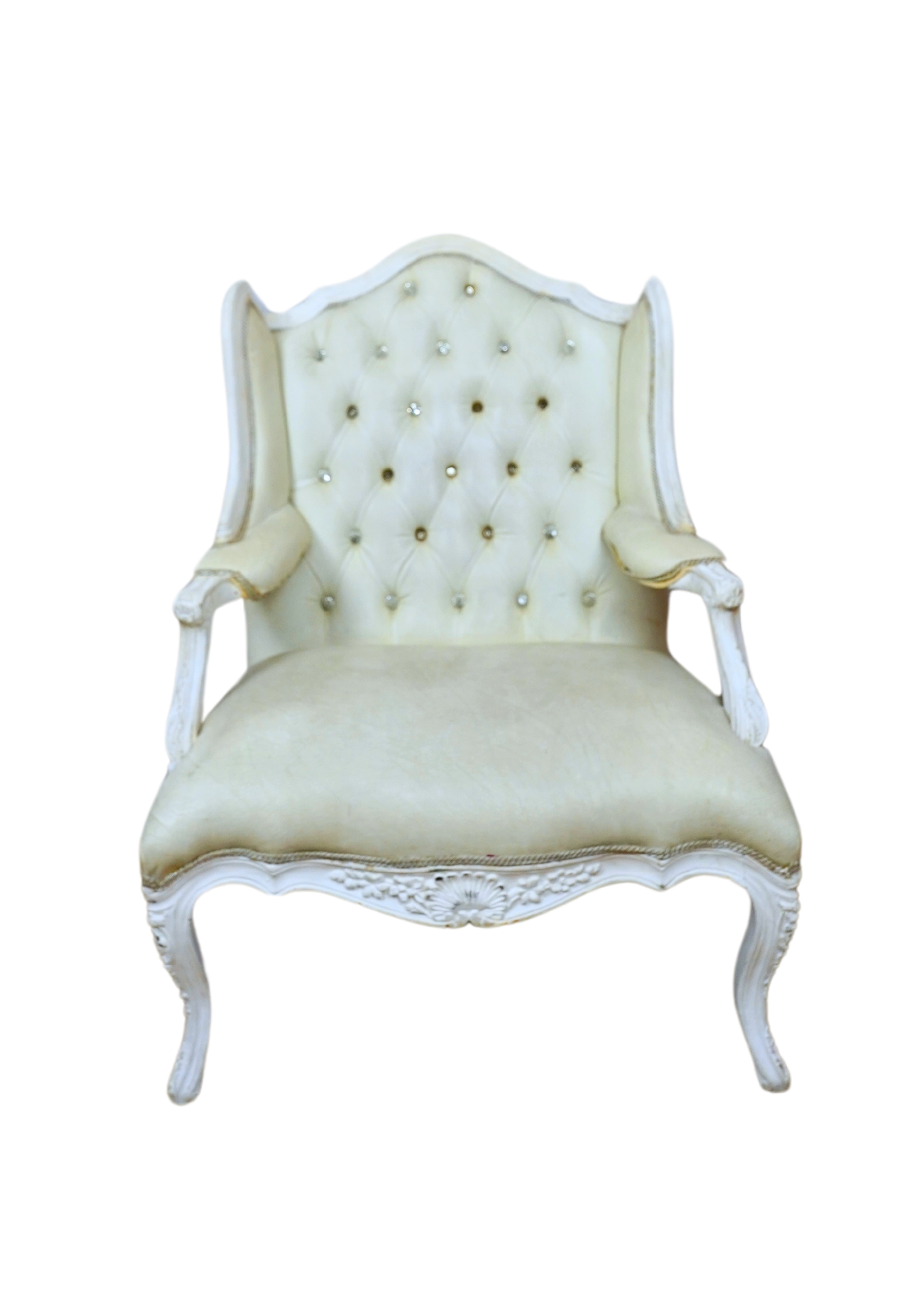 White Elegant Chair
